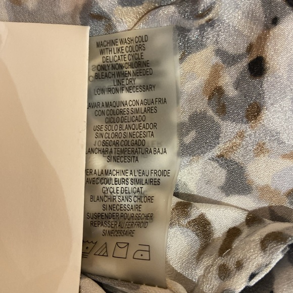 CALVIN KLEINN| Size L | animal print button down blouse - Picture 13 of 13